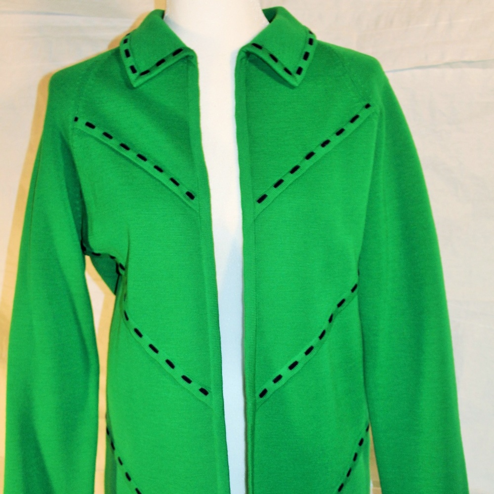 Green blazer with black accents, medium